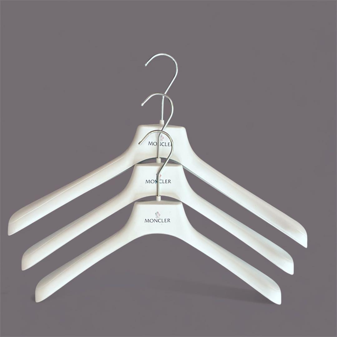 PRADA・MONCLER衣類ハンガーセット サイズ色々