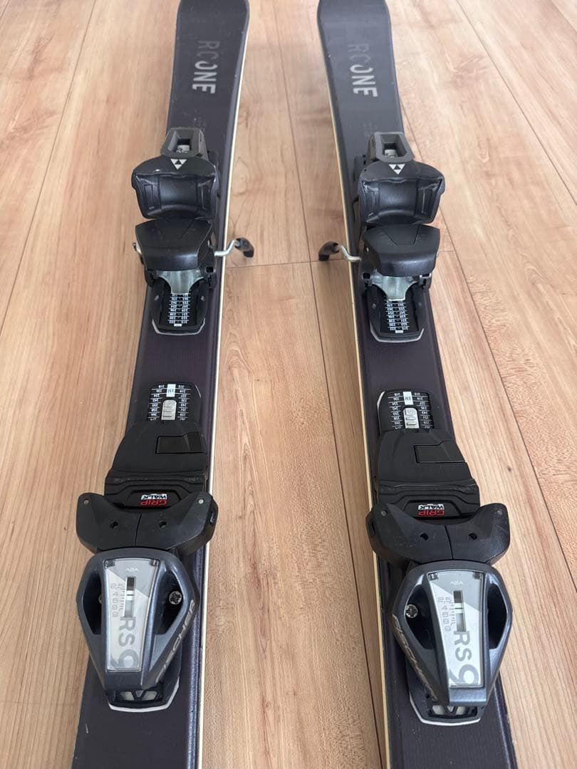 Fischer RC ONE 68スキー 板145cm バインディング付属