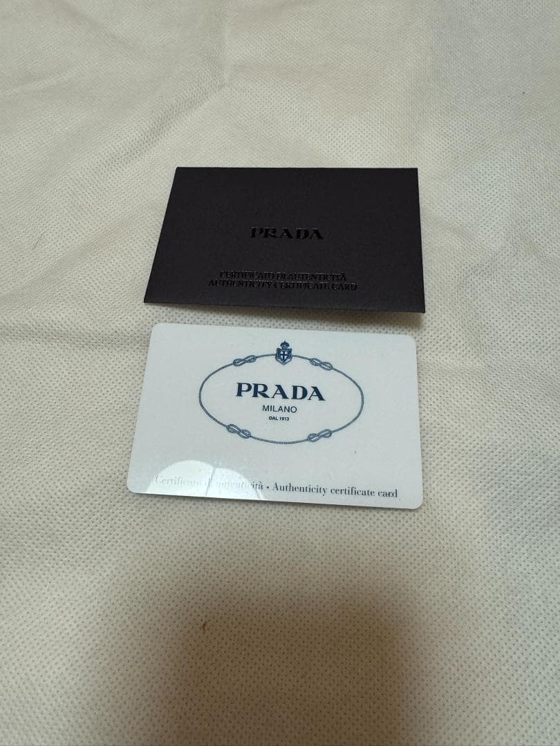 新品未使用　PRADA ブラック レザー キーケース