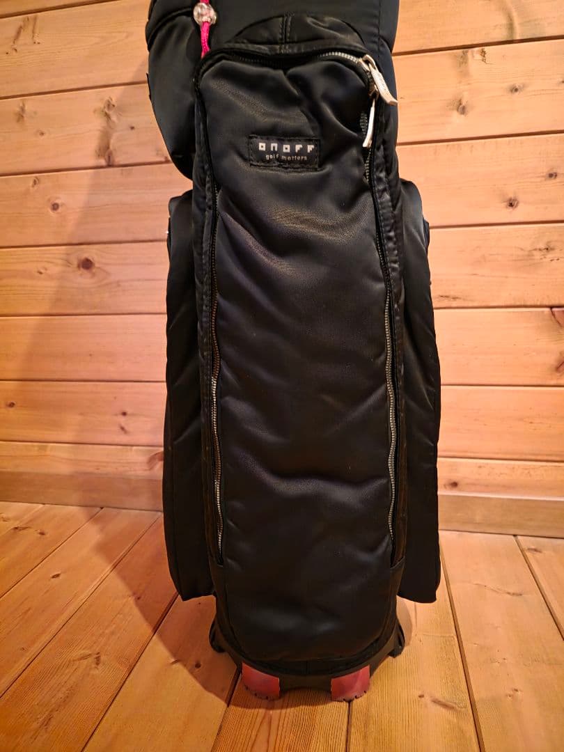 人気のONOFFキャディーバッグ！