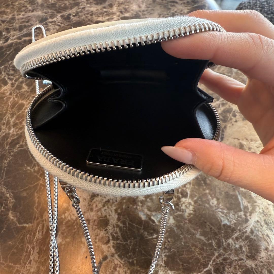 PRADA ホワイト ラウンドショルダーバッグ