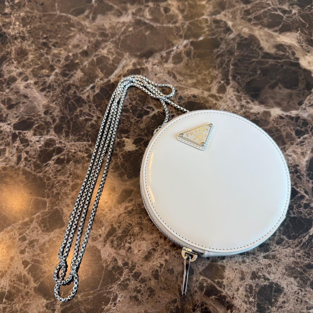 PRADA ホワイト ラウンドショルダーバッグ