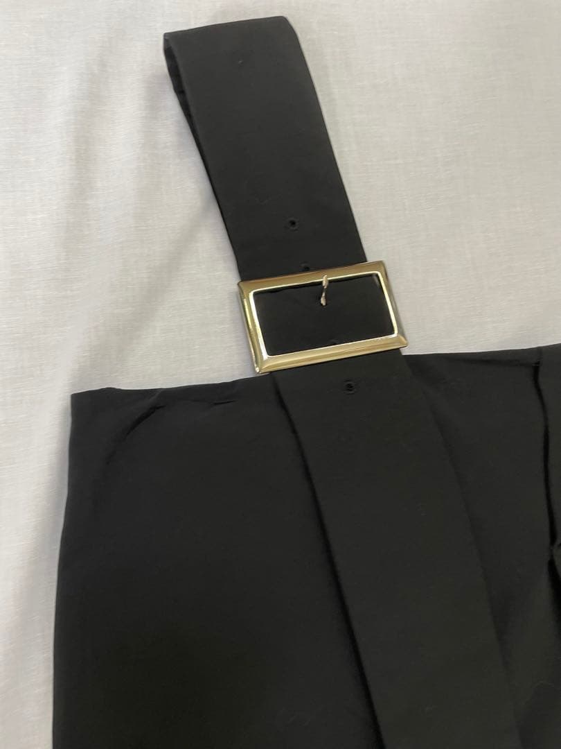 アンスリード　ワンショルダーオーバーワンピース　黒