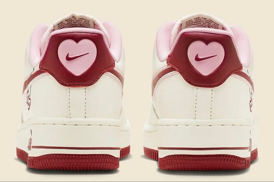 Nike Air Force 1 バレンタイン限定デザイン