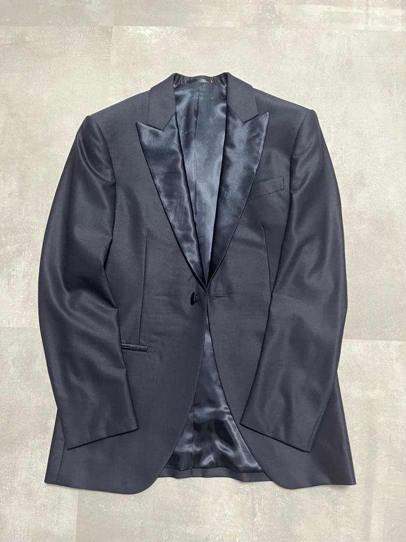 tomorrowland トゥモローランド　タキシード