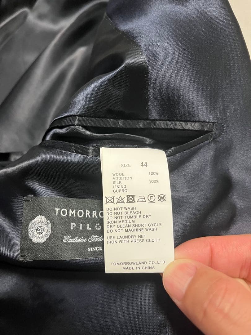 tomorrowland トゥモローランド　タキシード