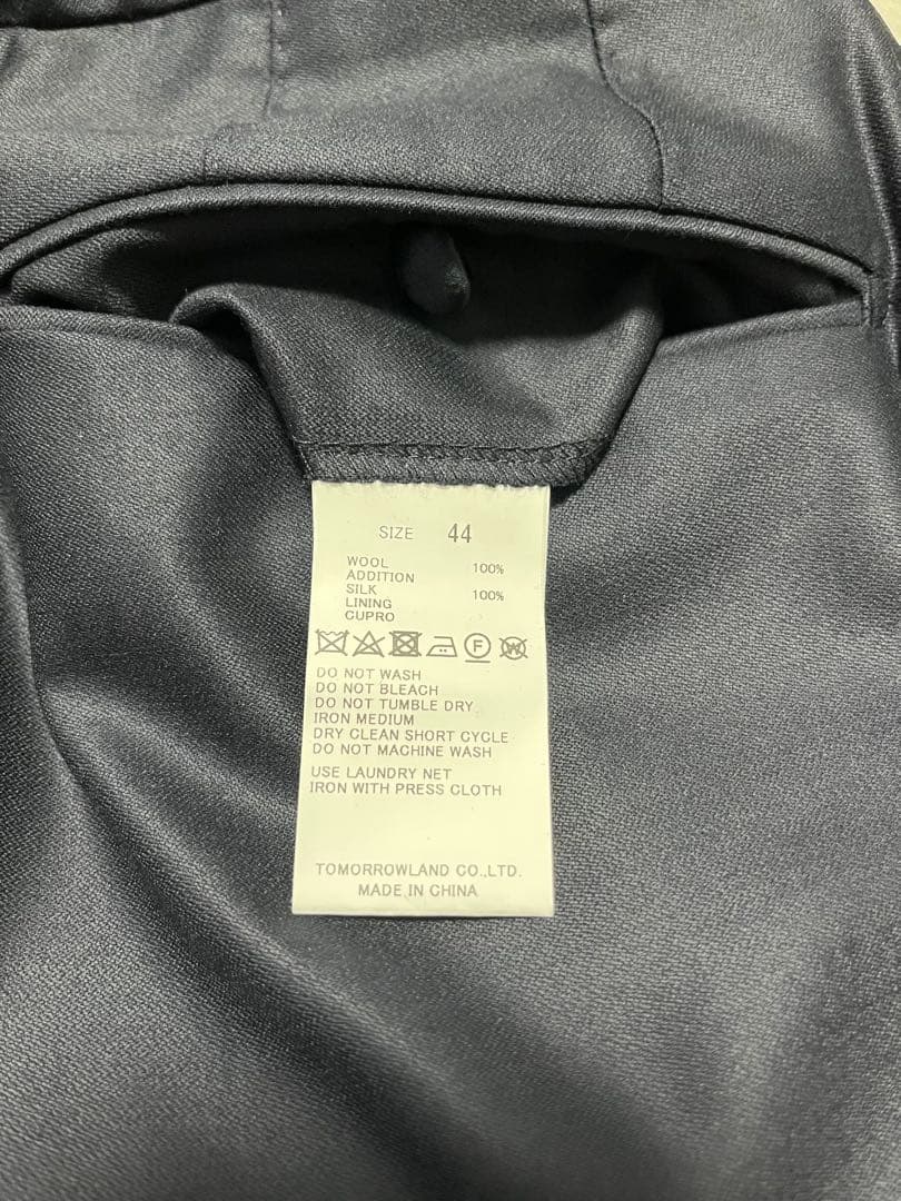 tomorrowland トゥモローランド　タキシード