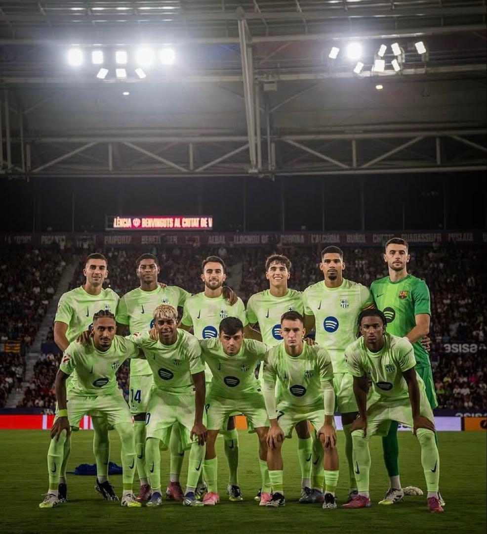 美品 正規品 NIKE バルセロナ ユニフォーム 24 25 サード L