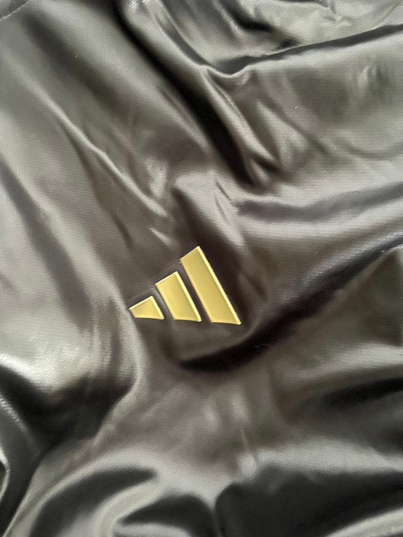 新品 adidas セットアップ ブラック ゴールド　XL 定価27,500円