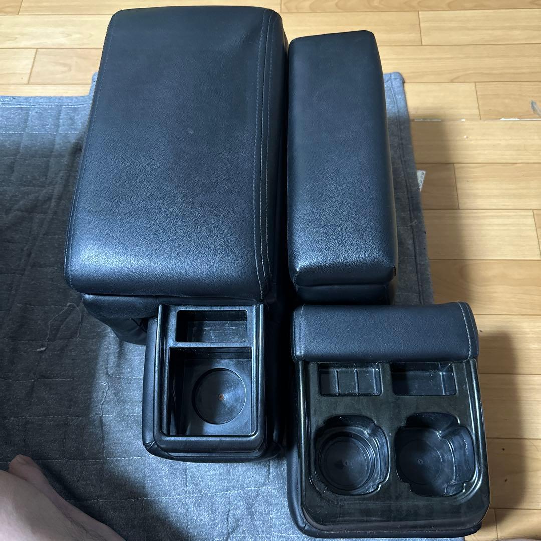 ハイエース200系ワイド ブラックセンターコンソール