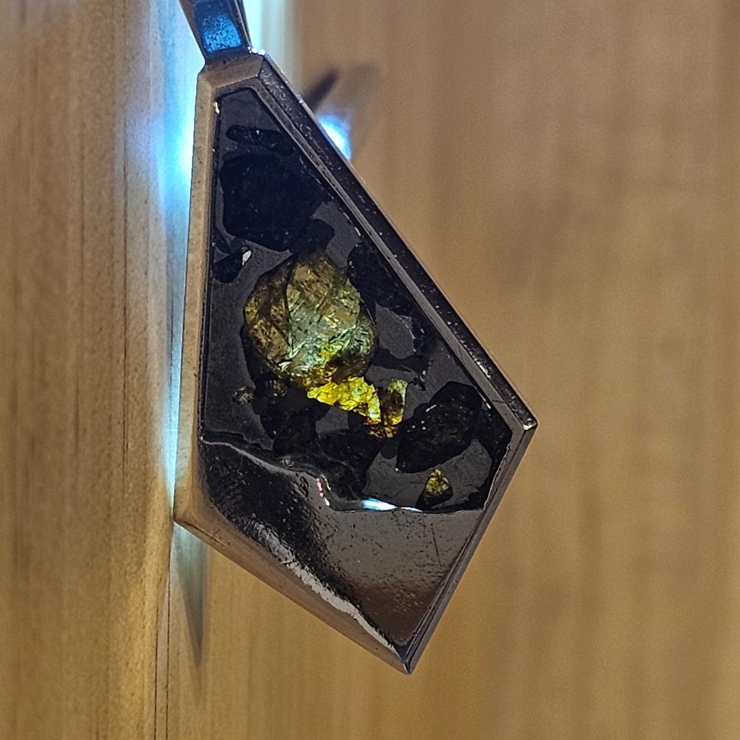 イミラック隕石 ペンダント【宝石質】