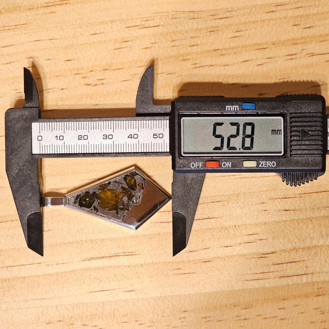 イミラック隕石 ペンダント【宝石質】