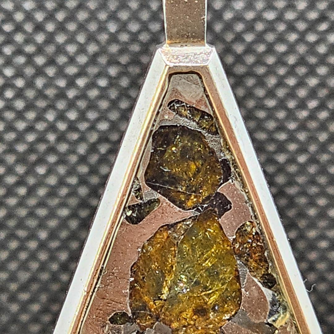 イミラック隕石 ペンダント【宝石質】