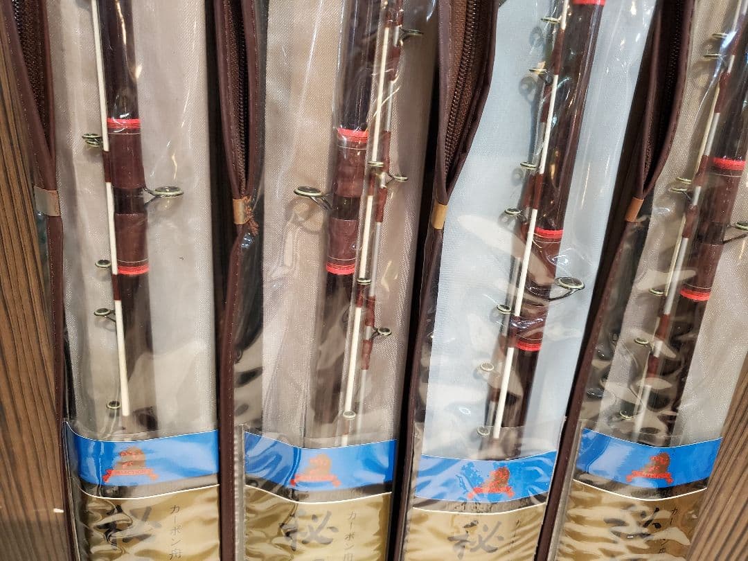未使用　カーボン舟竿　秘伝　1-210　４本セット