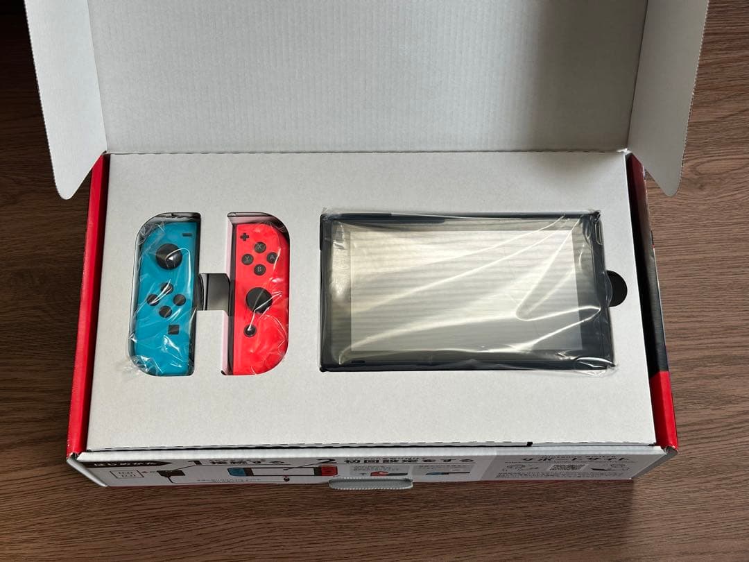 Nintendo Switch （ケース＋128GBのmicroSDカード付き）