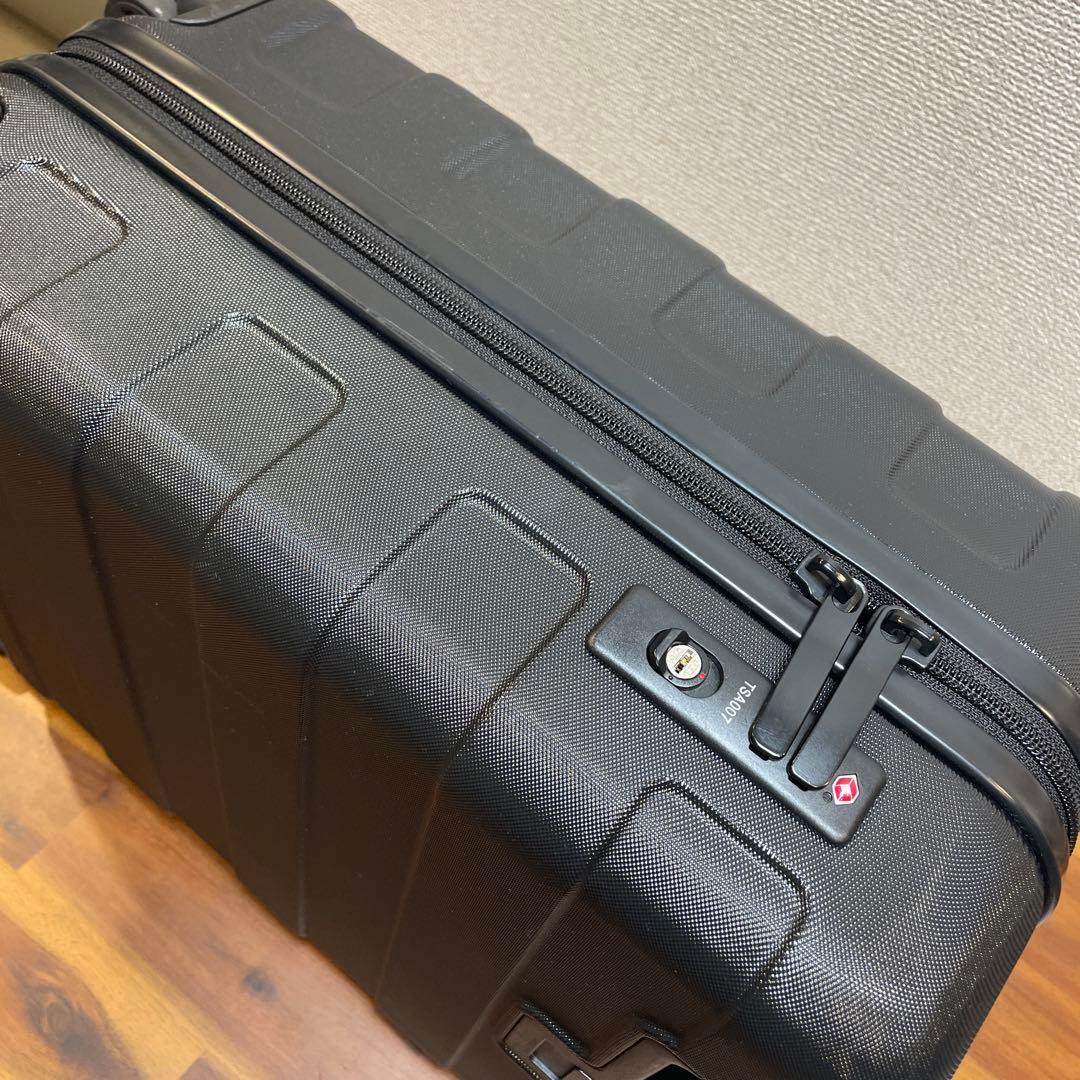 無印良品　キャリーケースＳTSAロック付き