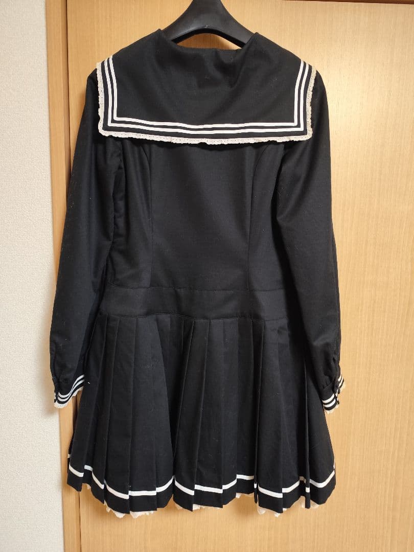 Angelic Pretty　セーラー襟の黒ワンピース