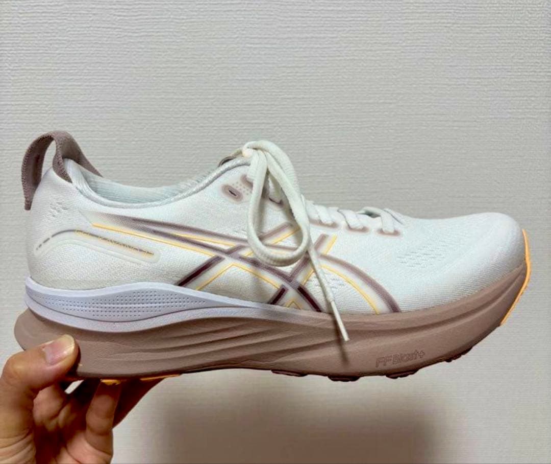 【美品】ASICS GEL-KAYANO 32 ゲルカヤノ25㎝