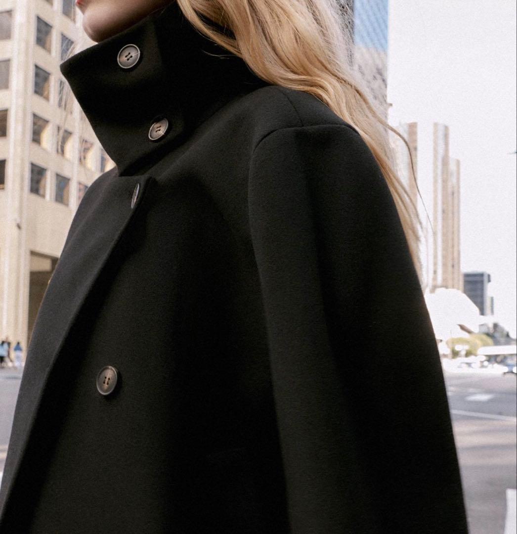 完売品ZARA ショートハイネックコート　ブラック