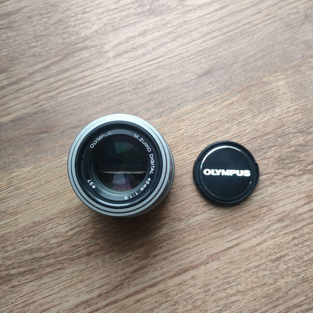 OLYMPUS 45mm f/1.8 単焦点レンズ