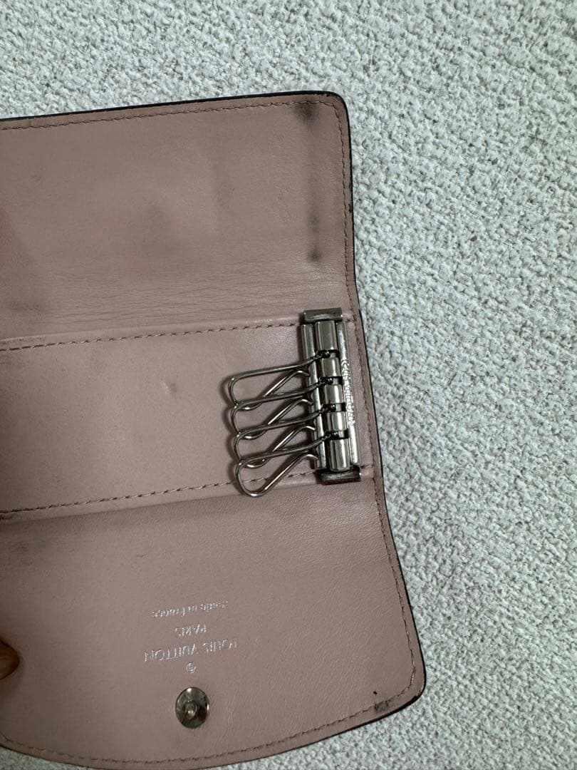ＬＯＵＩＳ　ＶＵＩＴＴＯＮ　ルイヴィトン　ミュルティクレ4 キーケース