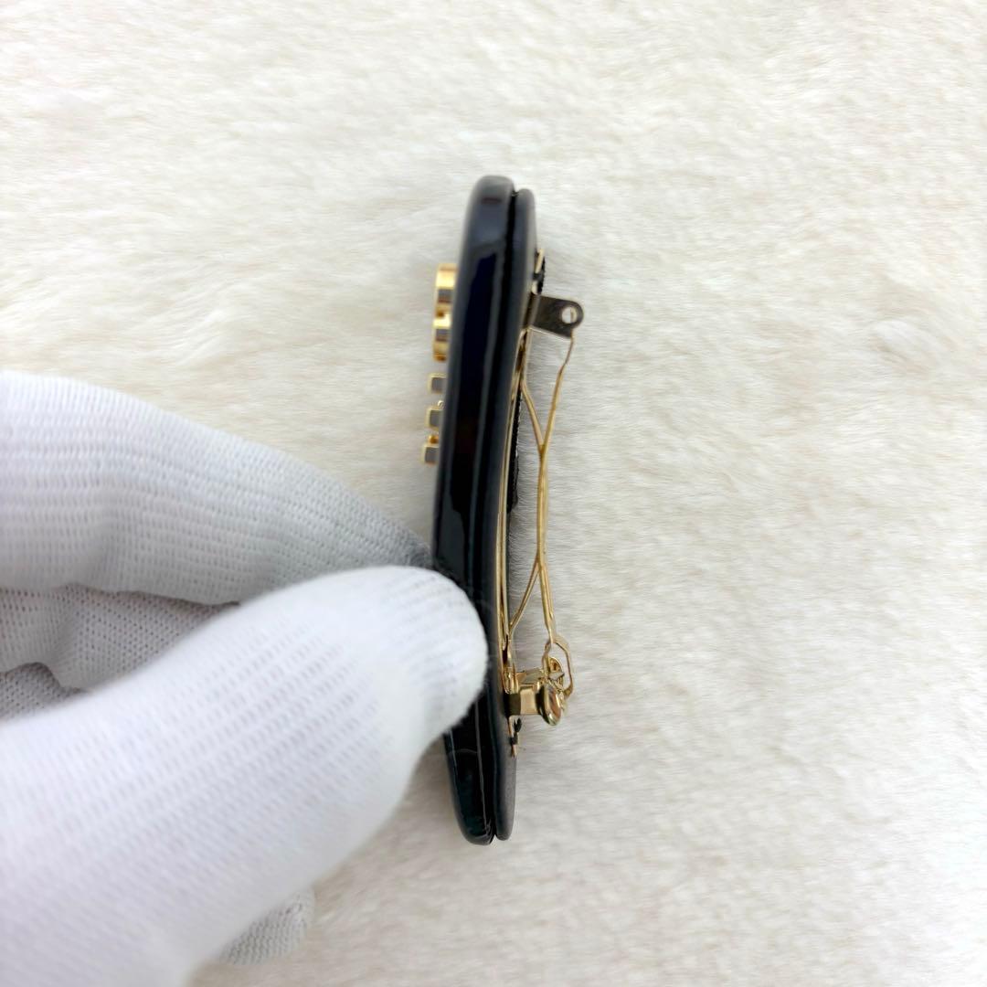 ✨️極美品✨️ ミュウミュウ パテントレザー バレッタ ロゴヘアクリップ ブラック