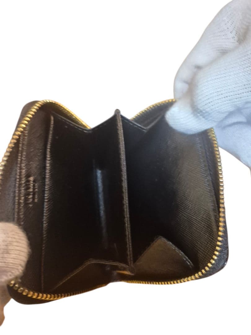 ＰＲＡＤＡ　プラダ　ケース　ラウンドファスナー　ブラック革