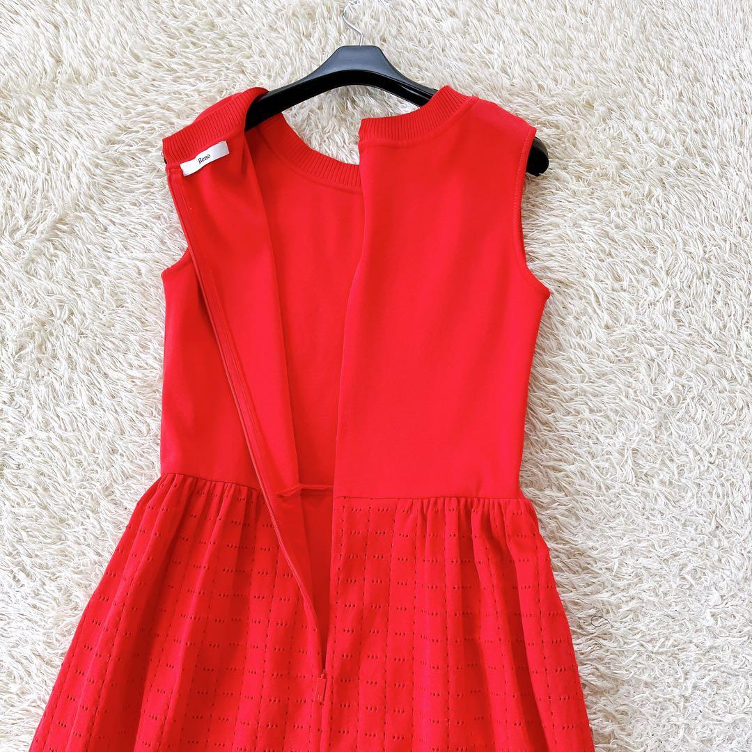 ルネ 2023 ノースリーブニットワンピース フレア パールロゴプレート 赤36