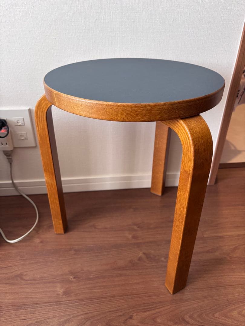 artek スツール60 ハニー スモーキーブルー scope