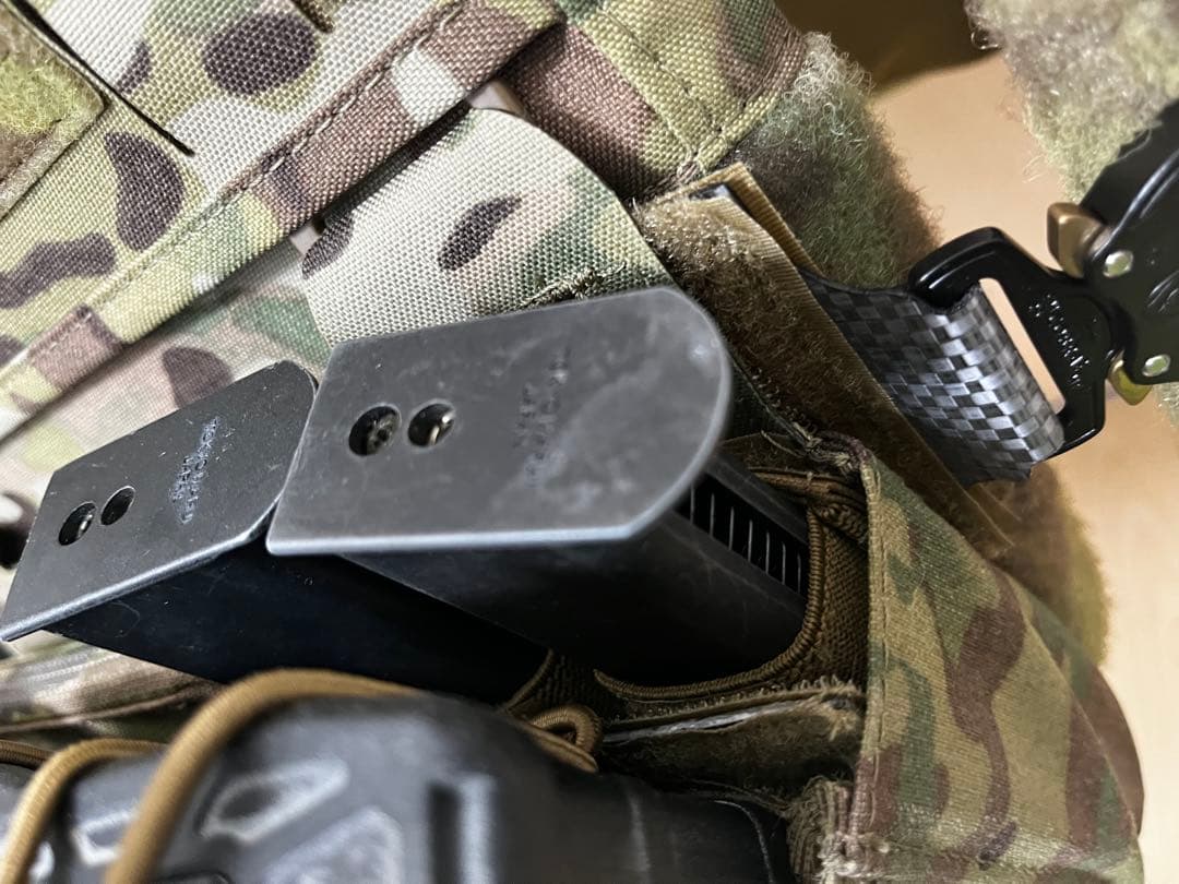 高品質レプ　新品　FCPC V5 プレキャリ　バックパネル　カンガルーポーチ