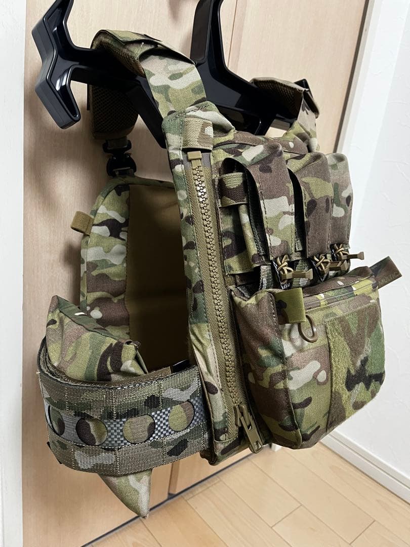 高品質レプ　新品　FCPC V5 プレキャリ　バックパネル　カンガルーポーチ