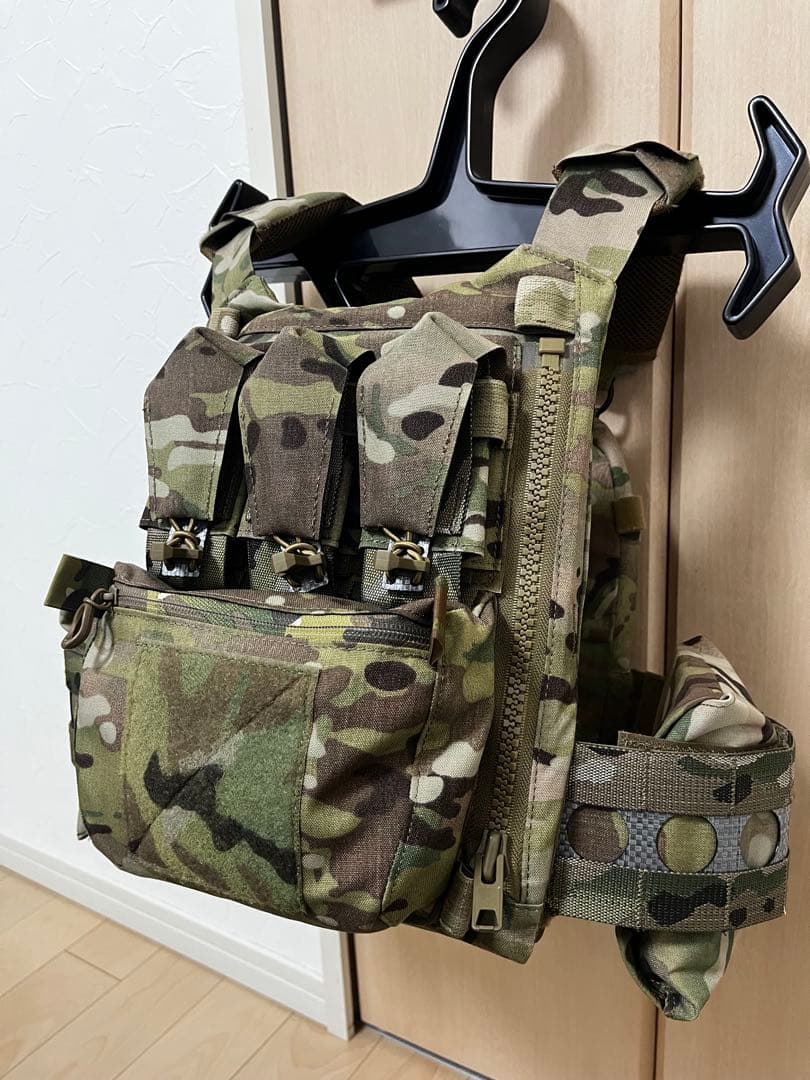 高品質レプ　新品　FCPC V5 プレキャリ　バックパネル　カンガルーポーチ