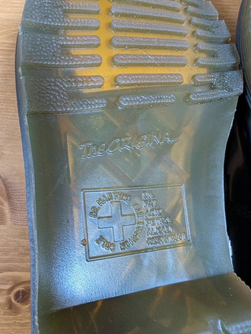 断捨離DR. MARTENSタッセル付き黒ローファー