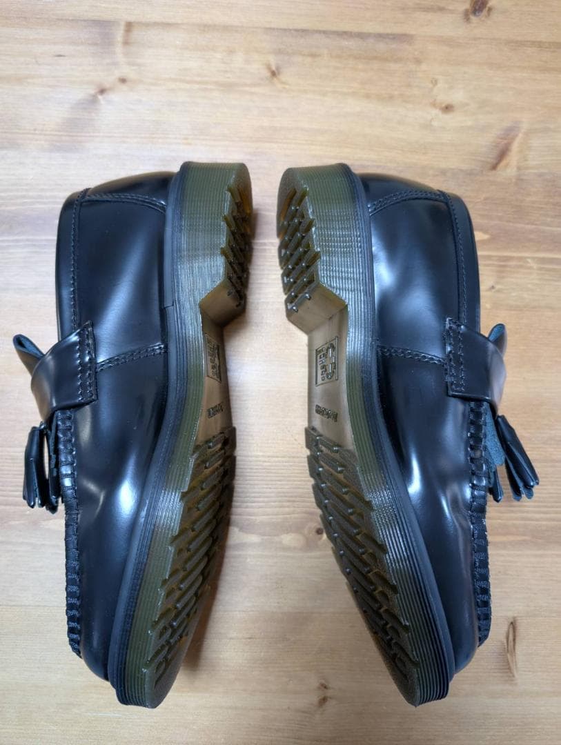 断捨離DR. MARTENSタッセル付き黒ローファー