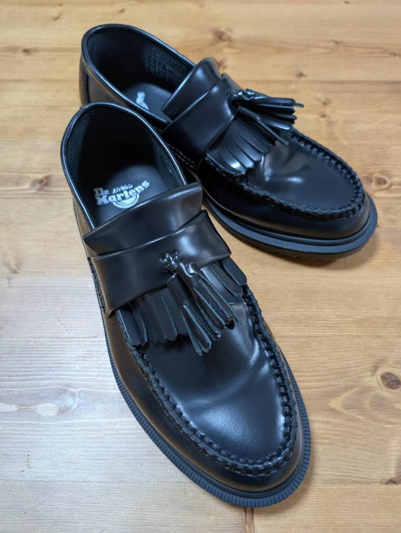 断捨離DR. MARTENSタッセル付き黒ローファー