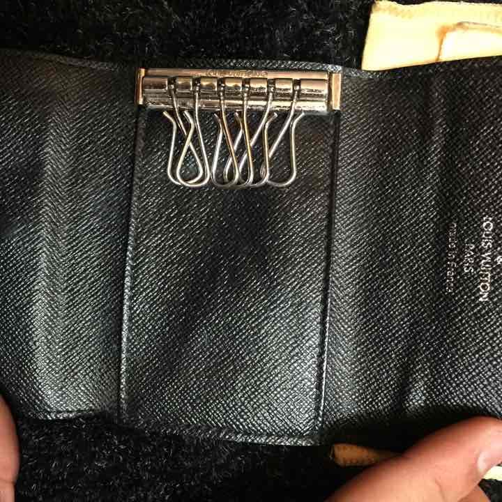 ちこ VUITTON 6連キーケース