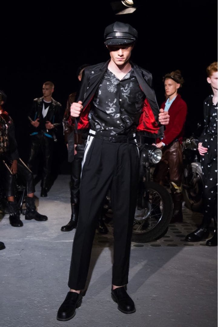 クリスチャンダダ　16SS 黒 レザー キャスケット メタル　マーロンブランド