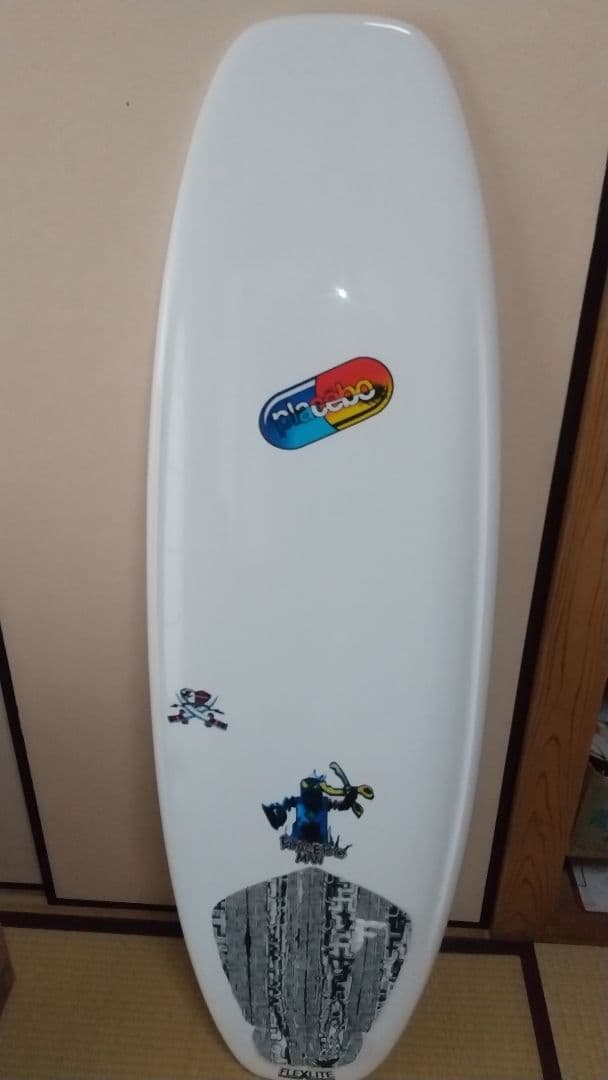 新品同様 プレセボ サーフボード