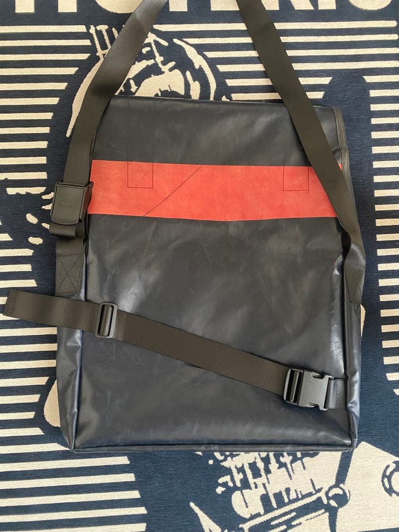 専用　FREITAG メッセンジャーバッグ 中型 赤/青/白