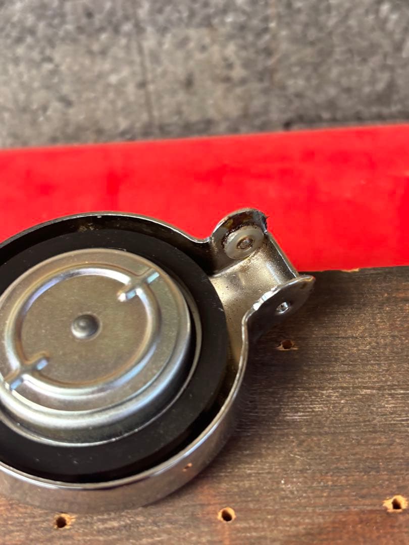 GT380 タンクキャップ　　美品　鍵付　新古品