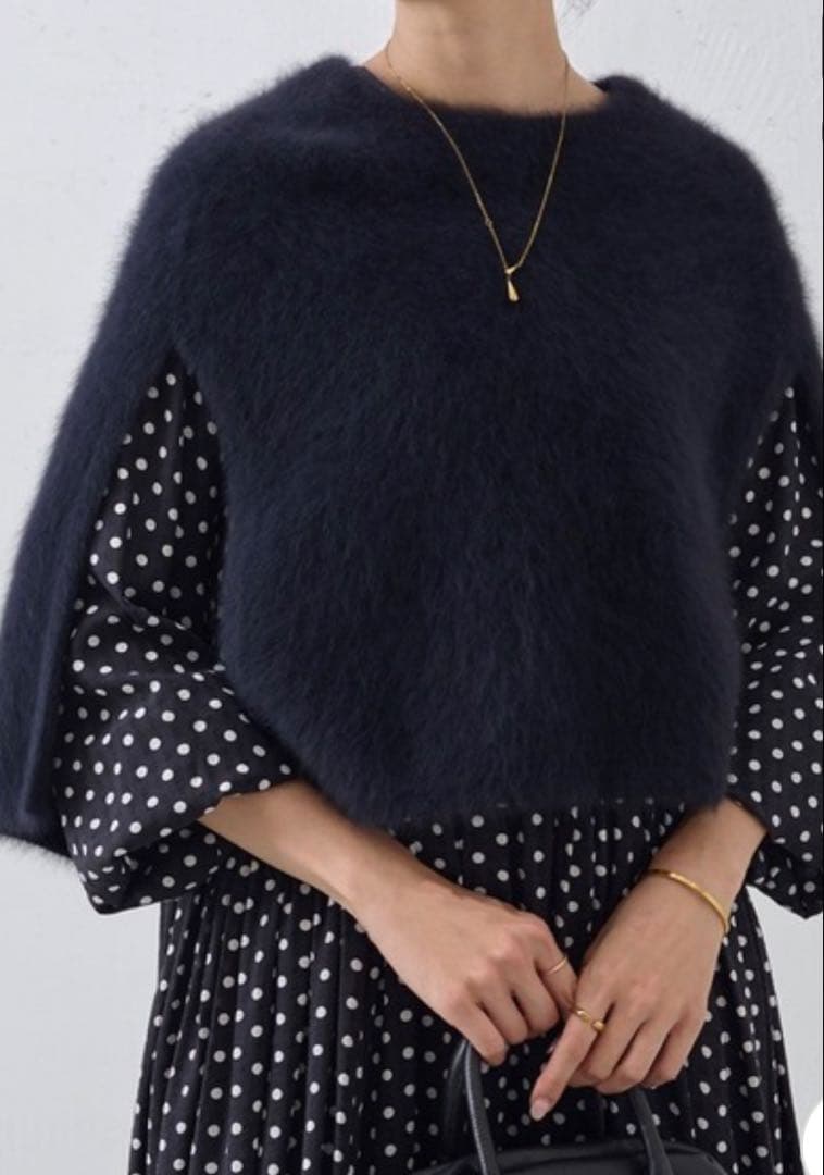 ビアズリー　ファーニットポンチョ　ブラック　カシミヤ　フォックス