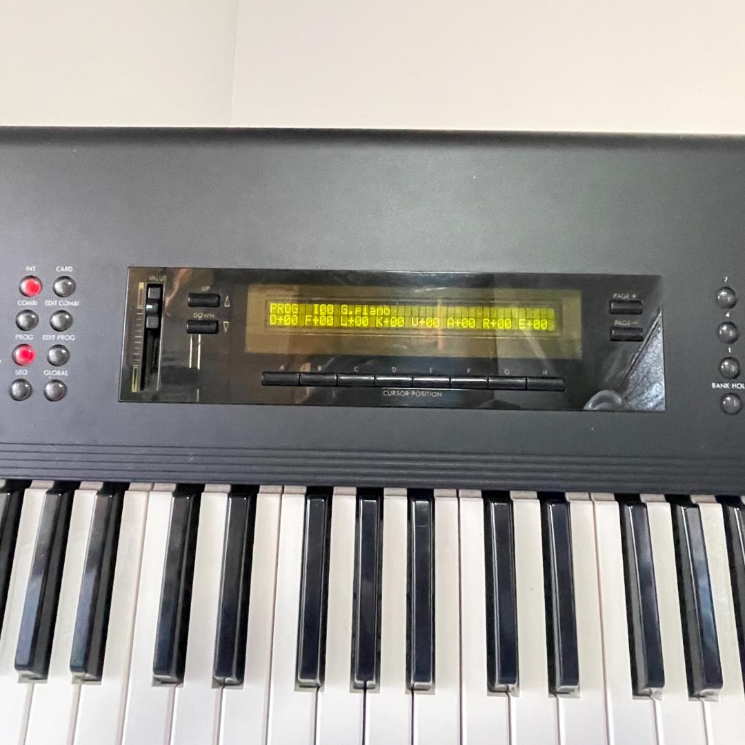 KORG M1 シンセサイザー