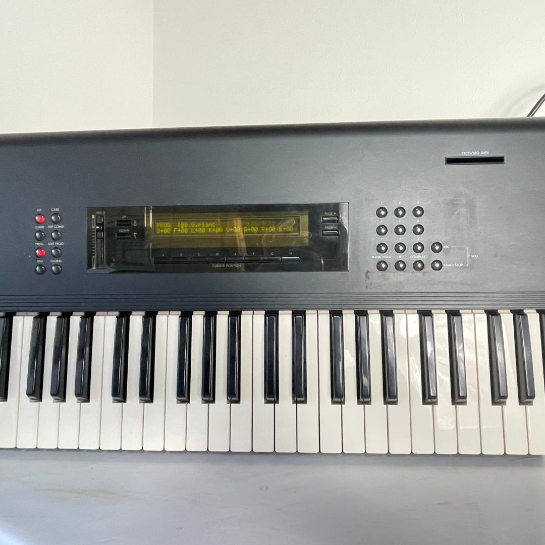 KORG M1 シンセサイザー