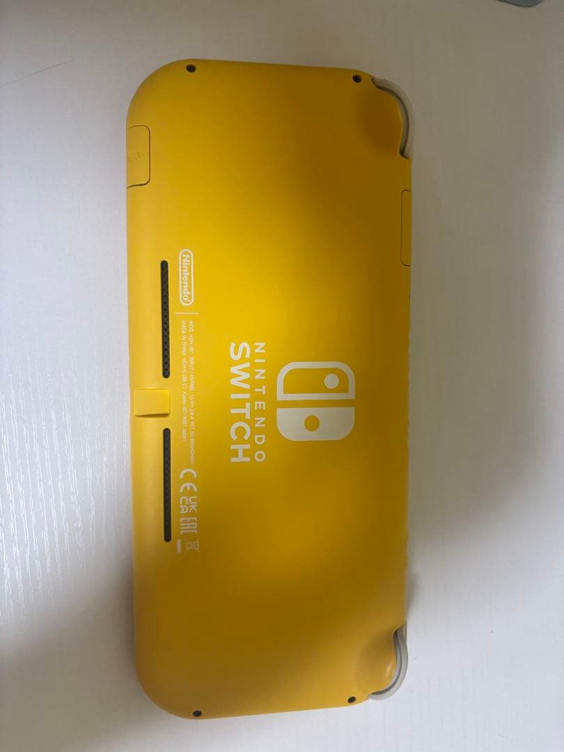 Nintendo Switch Lite イエロー 本体 カバーとフィルム付き