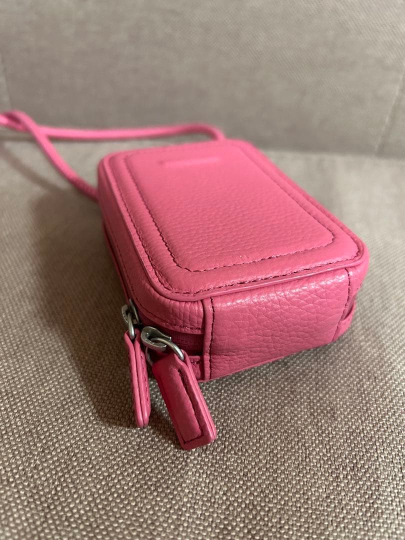 objcts.io ストラップ一体型マイクロバッグ ピンク