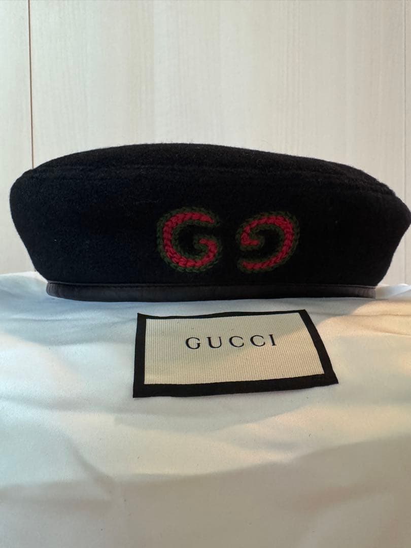 GUCCI グッチ ロゴ刺繍 黒 ベレー帽