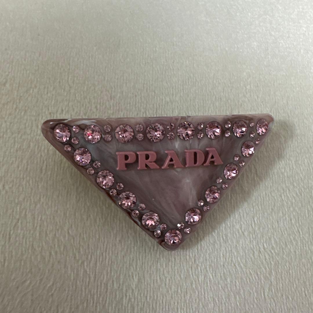 PRADA ピンク アクリル ヘアピン