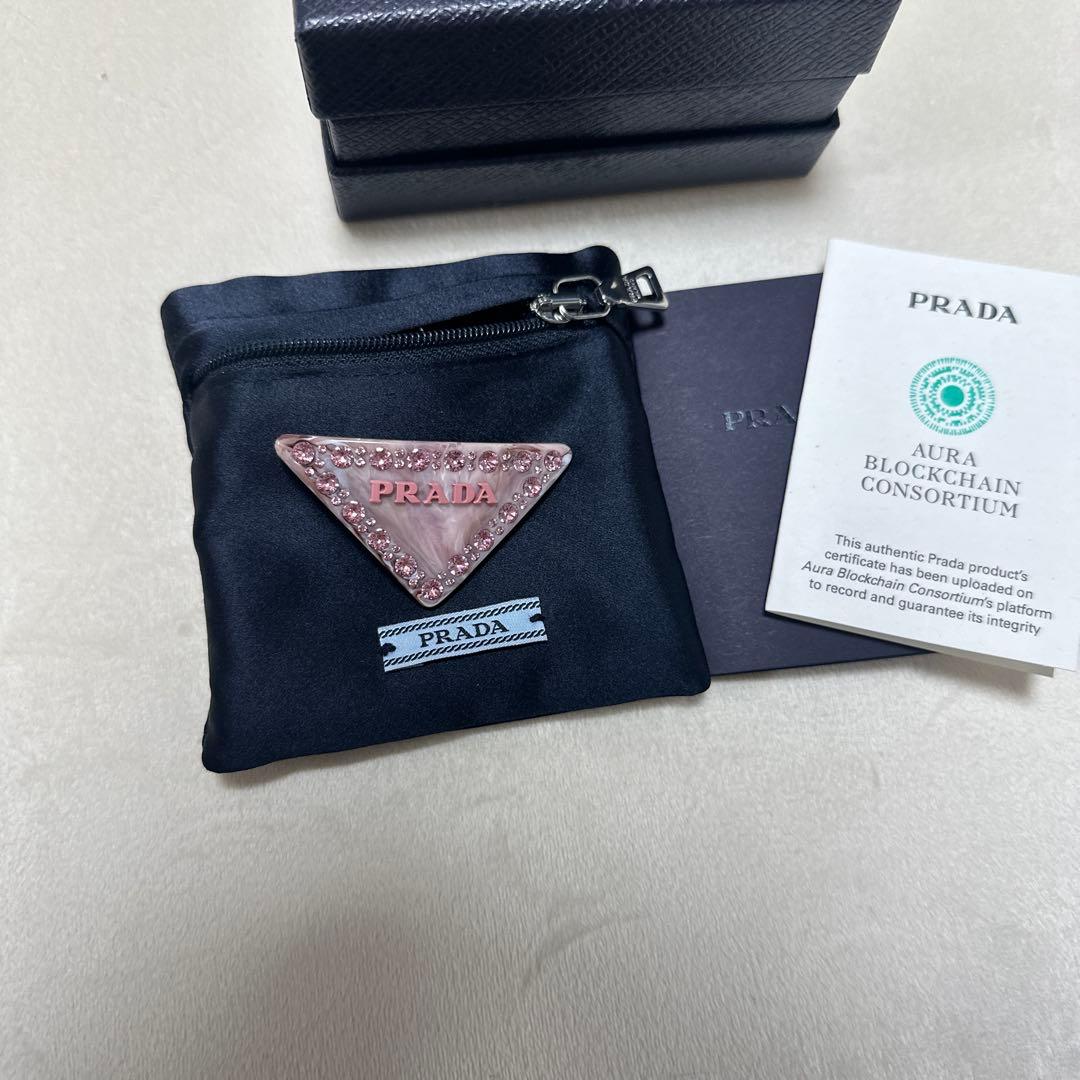 PRADA ピンク アクリル ヘアピン