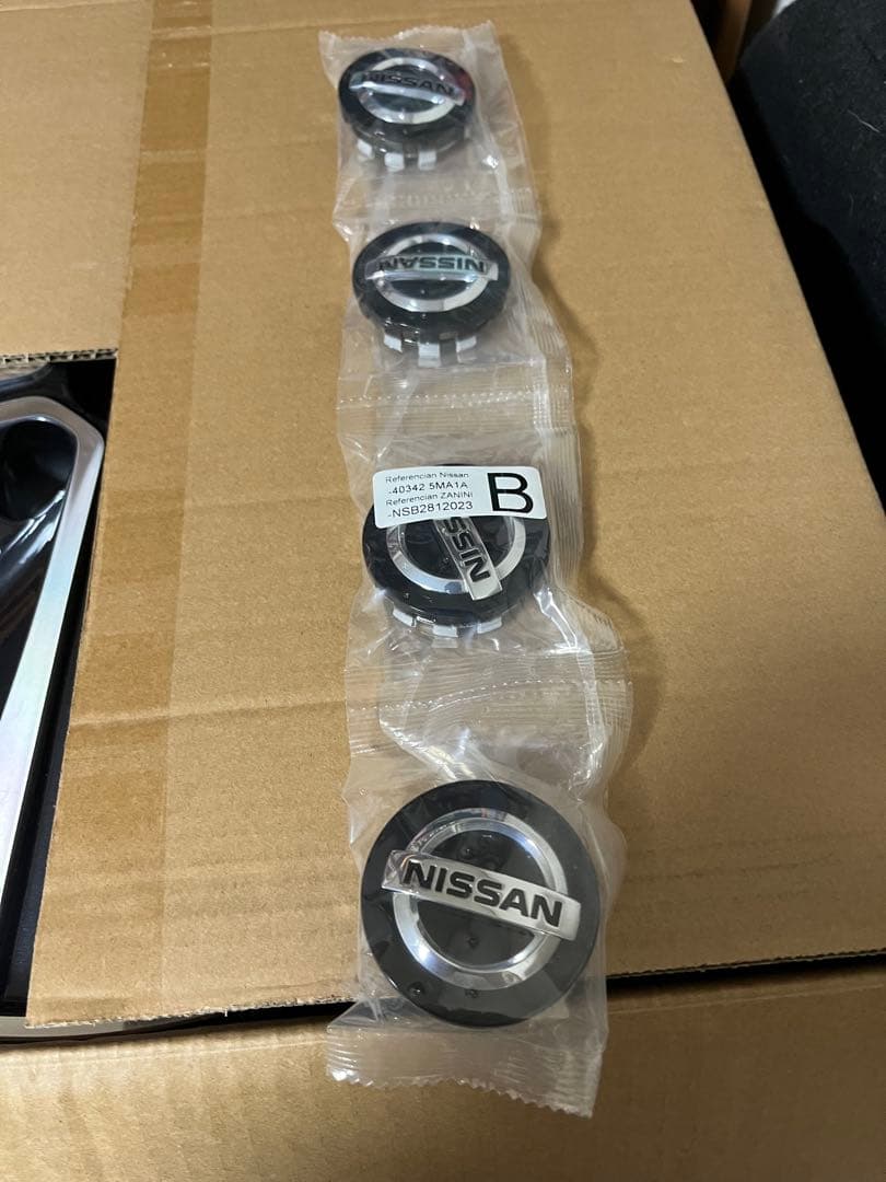 キックス　純正未使用ホイール