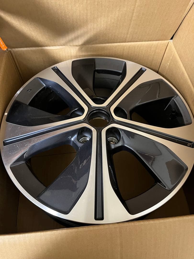 キックス　純正未使用ホイール